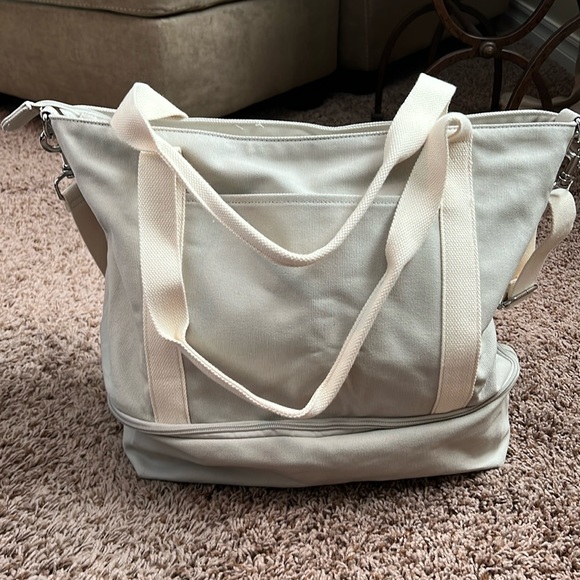 Lo & Sons Catalina Deluxe Tote - Picture 3 of 12